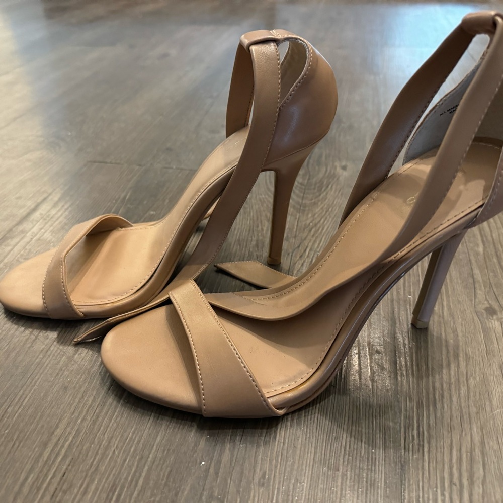 Express Tan Faux Leather Tie Strap Heels Size 9